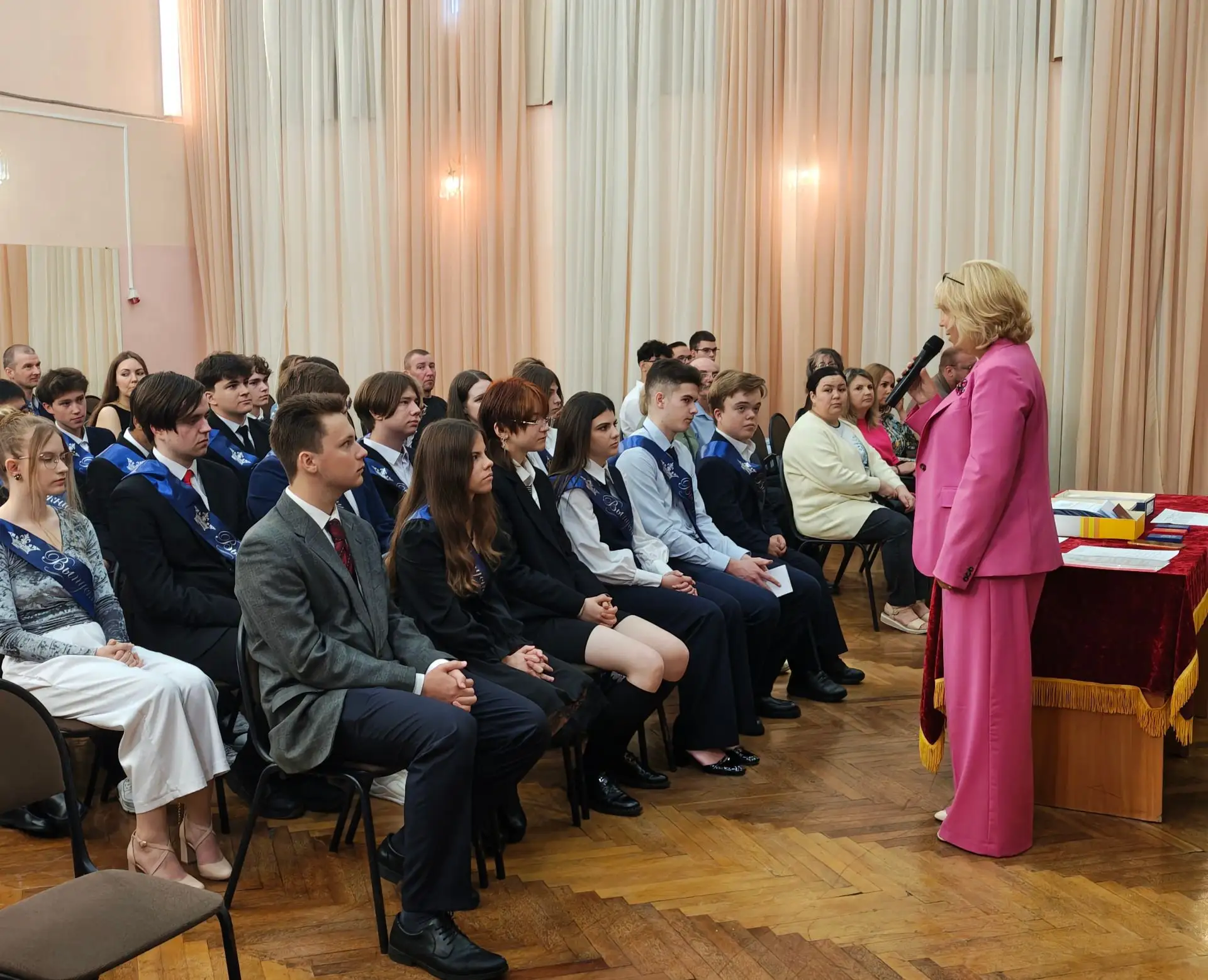🌟Выпускной - 2026!🌟

Сегодня мы с особой гордостью и теплотой поздравляем выпускников 11 класса с 