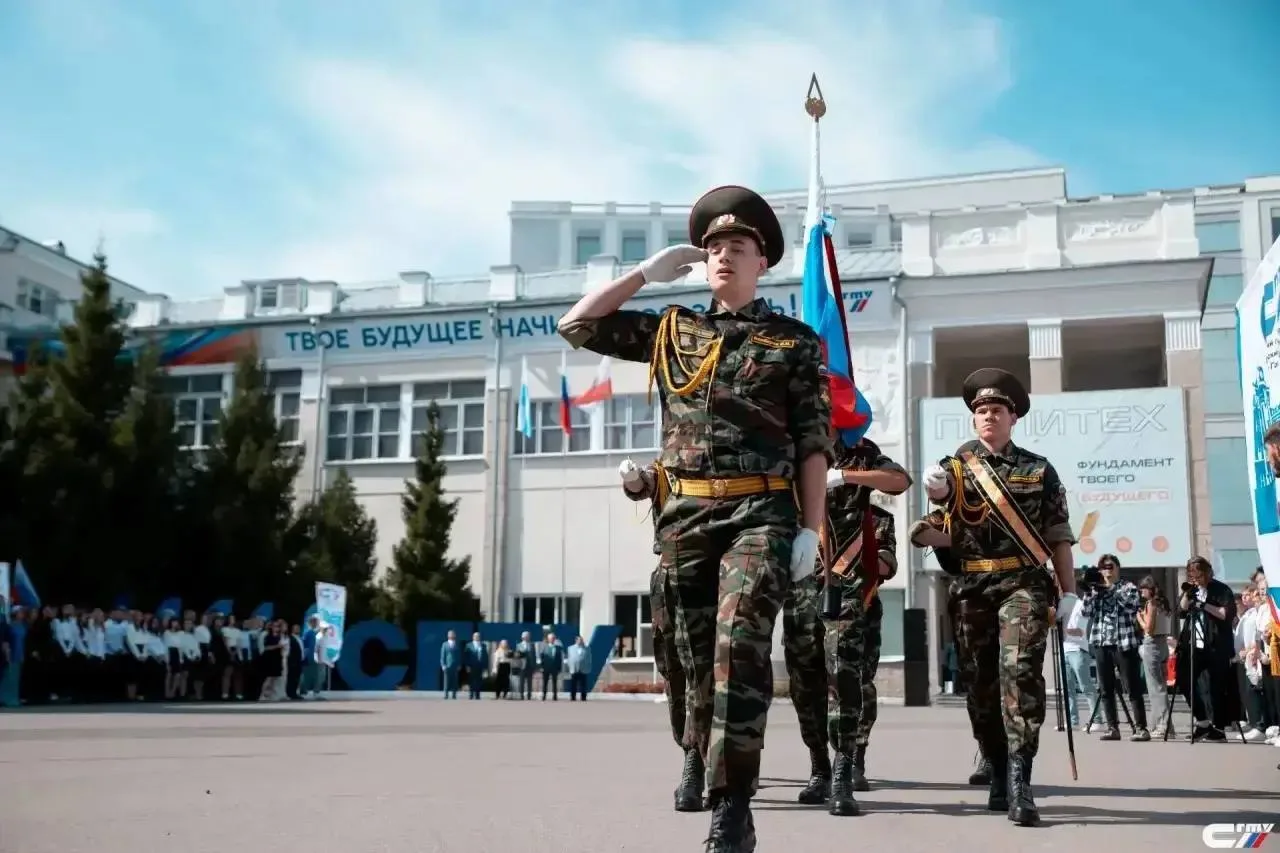 🎓🎖 Инженерное образование и военная подготовка: преимущество студентов СГТУ

Поступая в Политех, с
