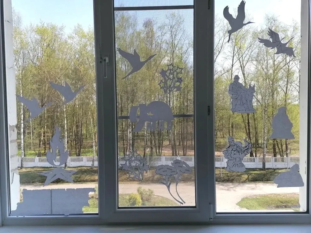 🕊️ Память в каждом окне: учащиеся Саваслейской школы стали частью большой патриотическ...