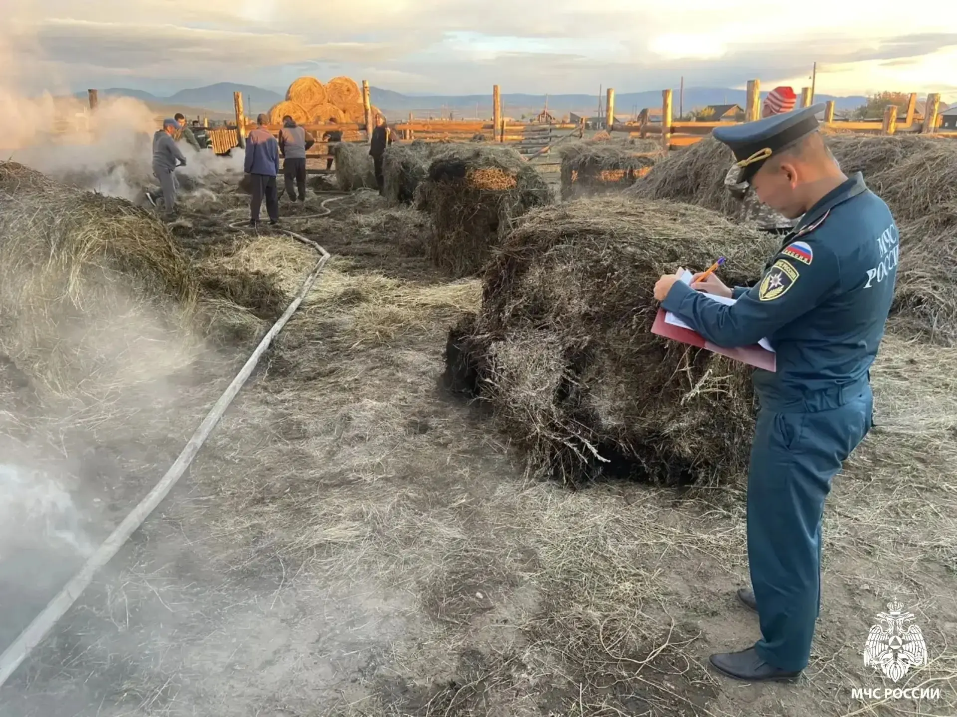 В Шагонаре сгорела 21 тонна сена по причине детской шалости с огнем