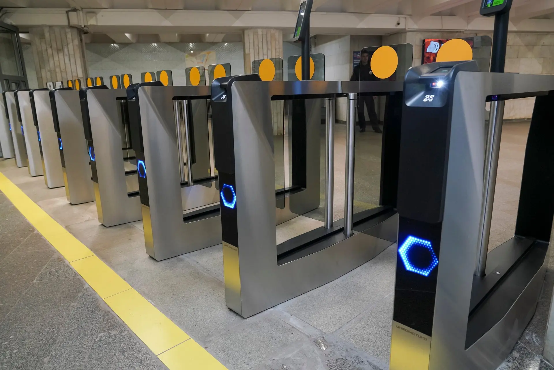 🚇 На станции метро «Московская» установят новые турникеты.

Старое оборудование заменят на современ