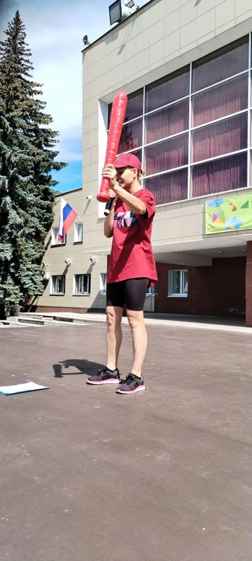 Воспитанники МОУ"СОШ" Вектор "СПДГ"Звёздочка "посетили позитивную зарядку на площади ДК...