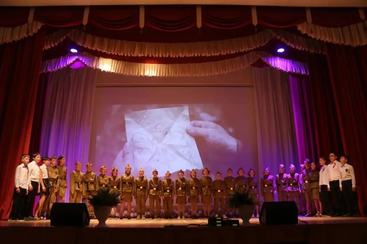🎭С Днём Победы! 🌷 В этот особенный день, участники школьного театра «Модерн» под руководством педаго