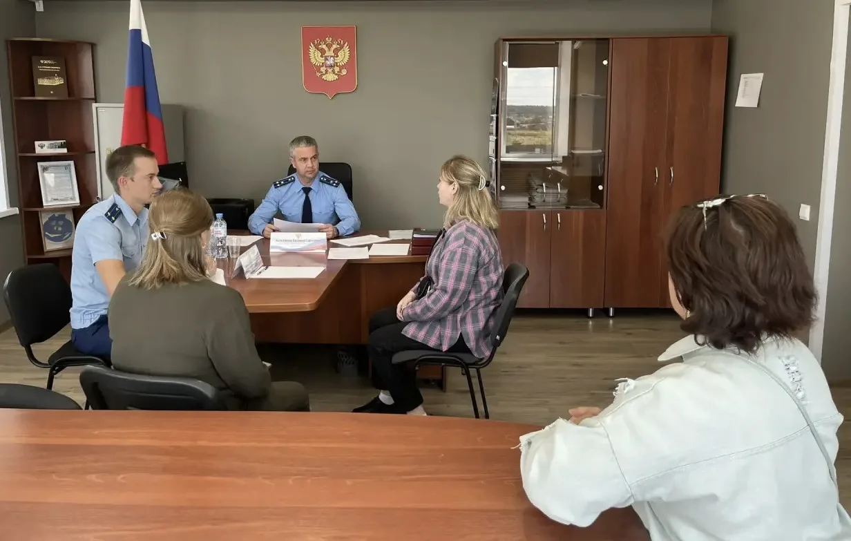 Заместитель прокурора Омской области Евгений Бельтюков провел прием граждан в прокурату...