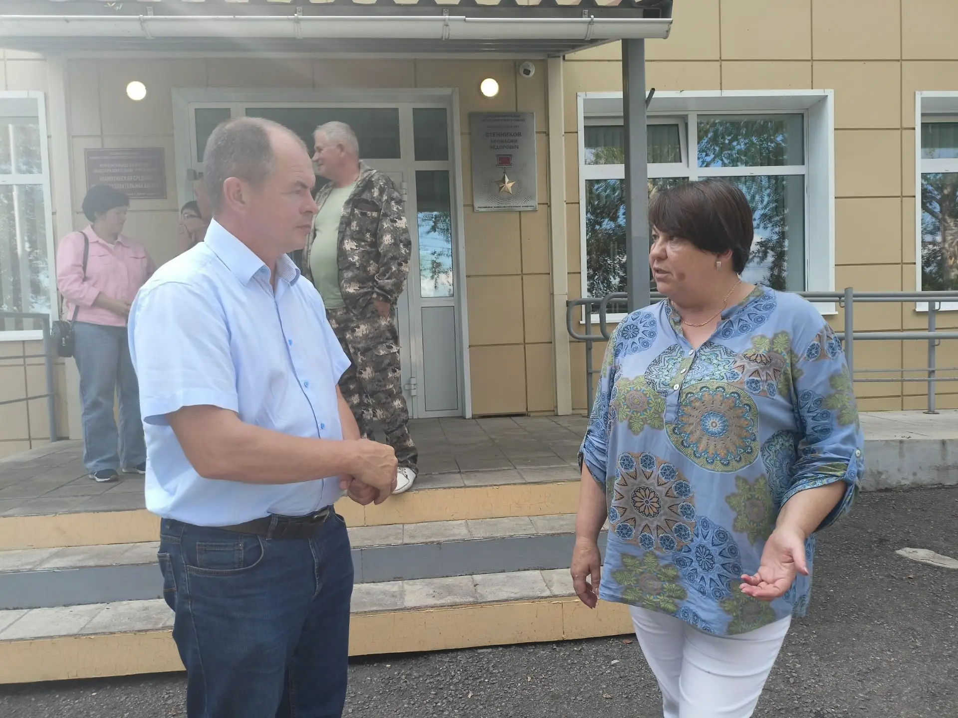 В Белозерском округе продолжаются встречи депутатов и представителей администрации с се...