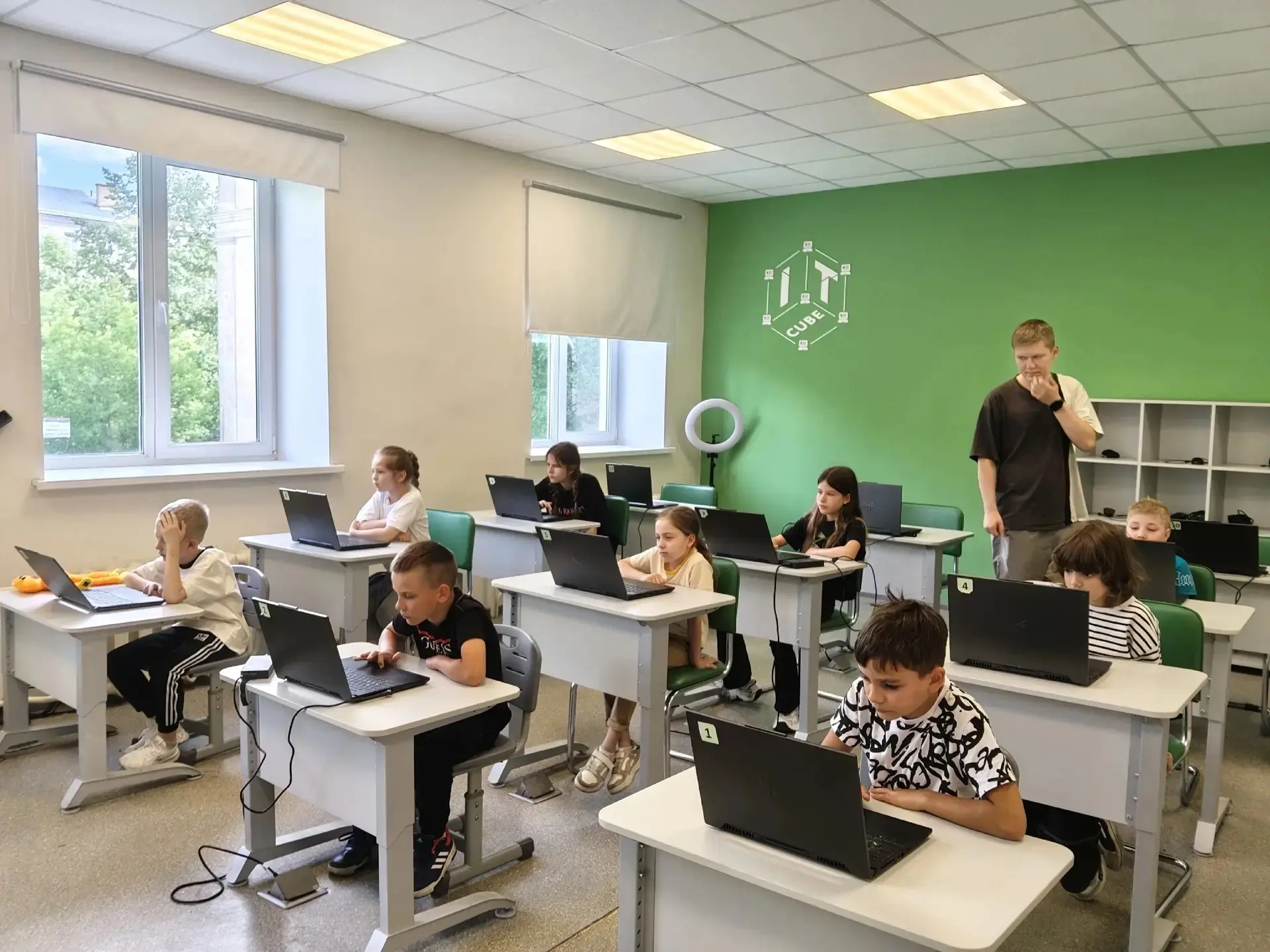 Смена идет полным ходом! 🔥

Друзья, у нас просто взрывные 11 и 12 дни в ЛДП «В гостях у сказки»!

В