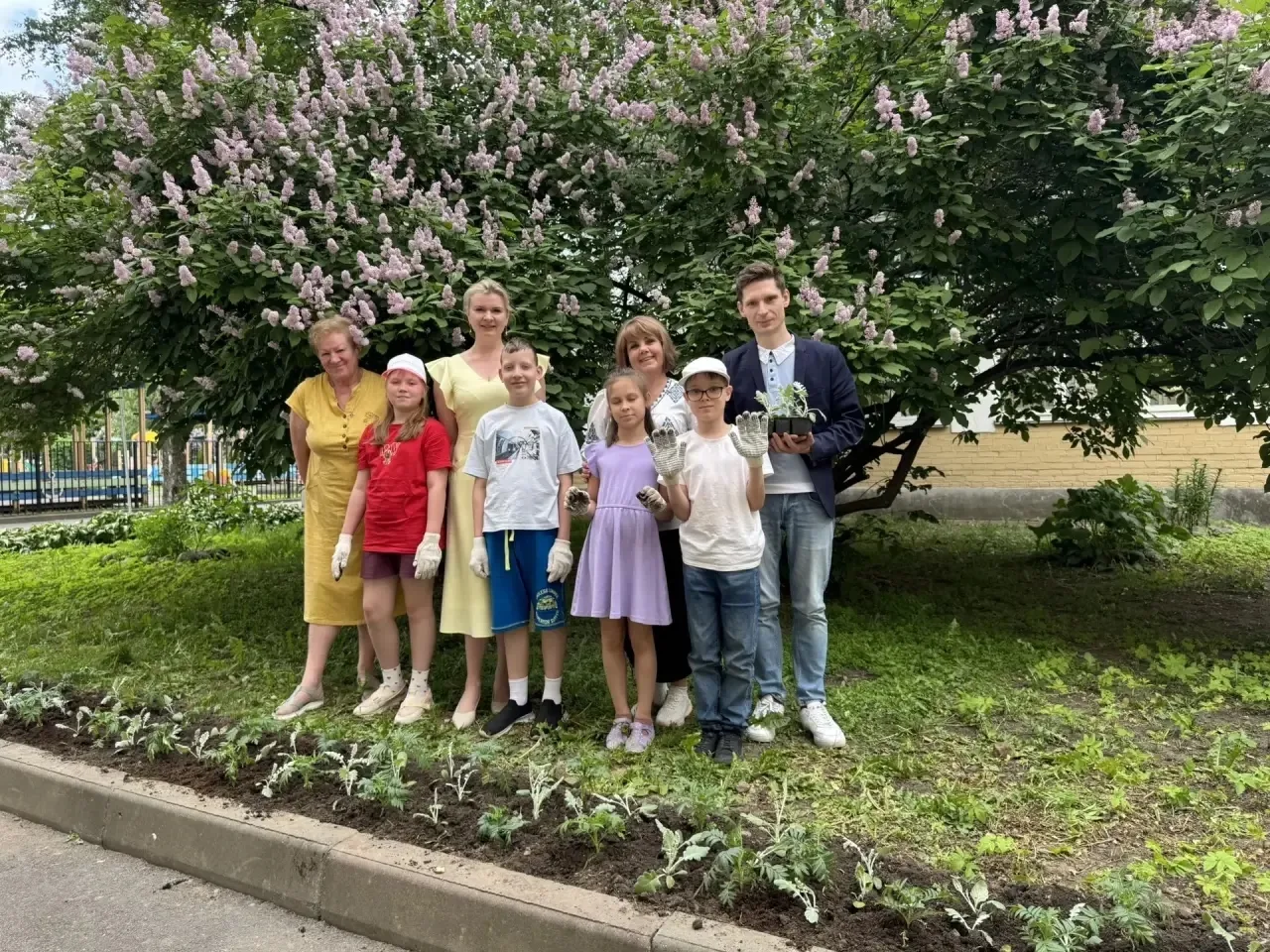 ☀Лето – удивительная пора, когда у каждого ученика школы тёплые дни проходят по-разному...