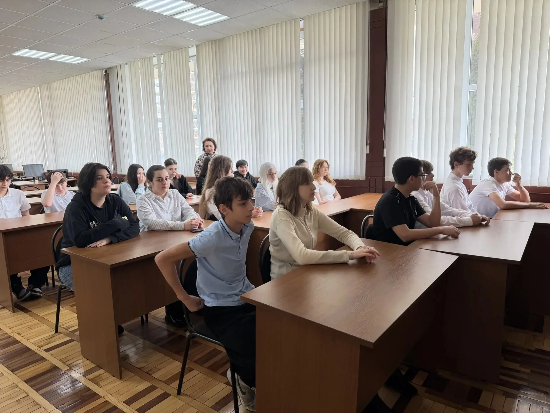19.03. 26г.  8в класс провел классный час на тему : "Вся правда о наркотиках" в  Республиканской юно