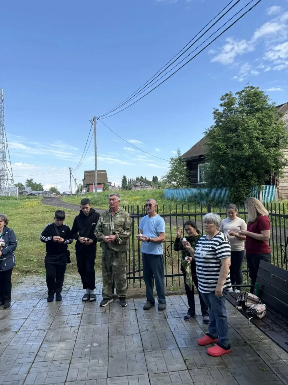 «Не погаснет никогда нашей памяти свеча»: в Верещагино почтили память павших

22 июня 1941 года — од