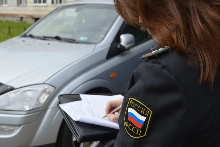 Приставы Коми ограничили в спецправе 1 600 должников

Большинство тех, кто не может сесть за руль, -