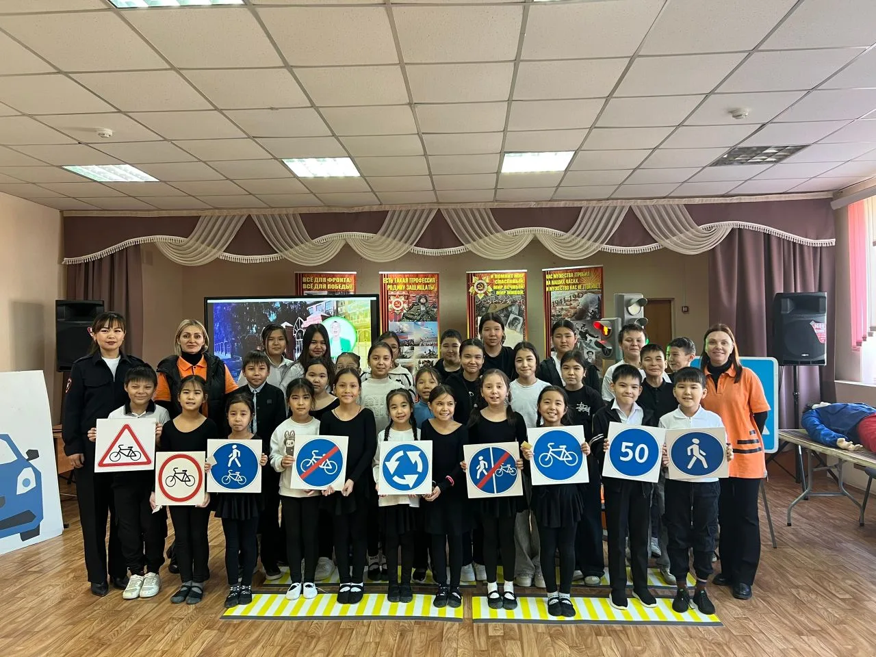 🚎🚙Участие в познавательной программе «Лаборатория безопасности»

    🏍️🚘В рамках профилактическо