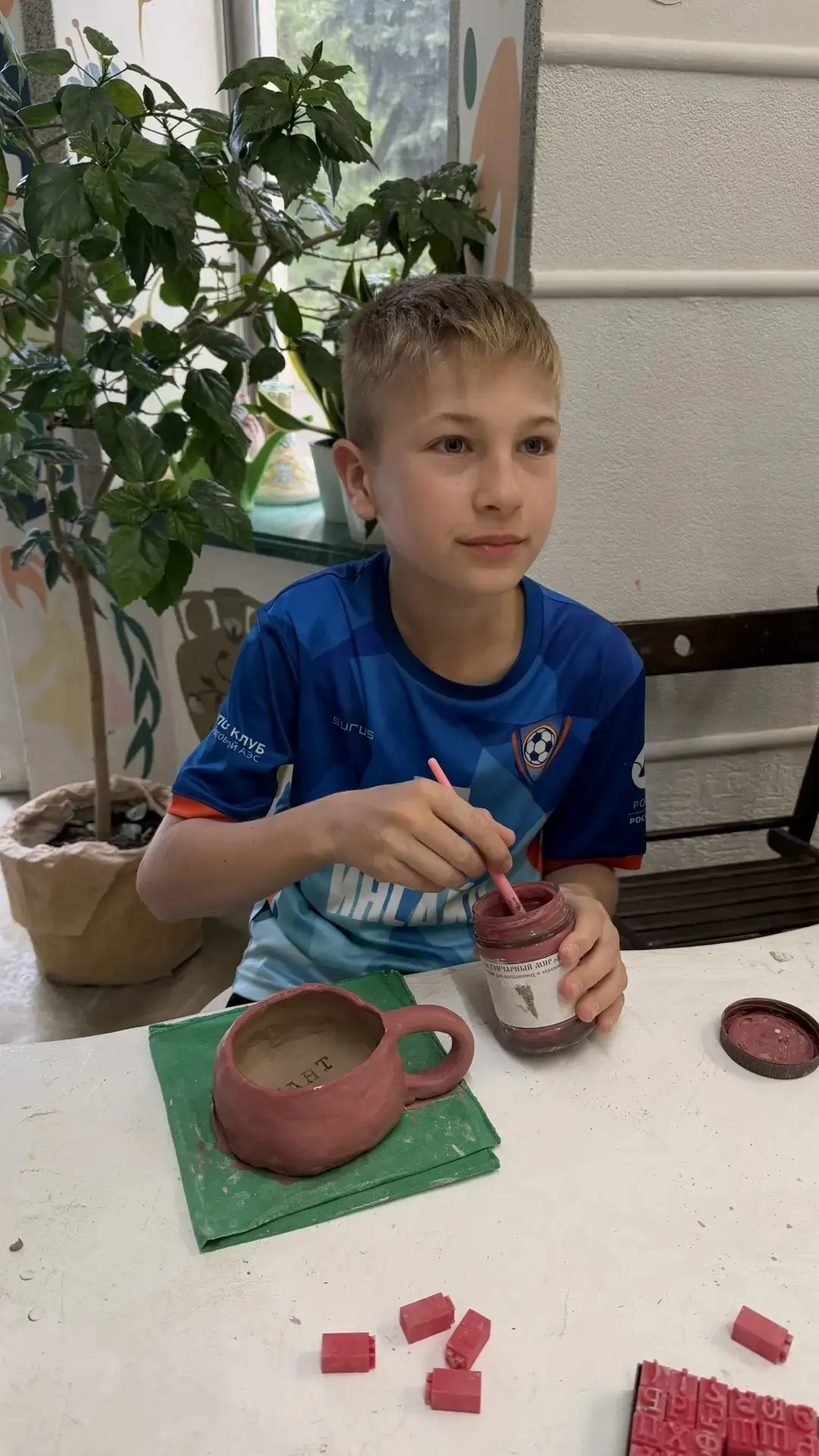 🎨 6Г зажигает глиной! 🔥  22 мая  учащиеся 6Г класса МБОУ СШ N 21  с классным руководителем О. В. Ков