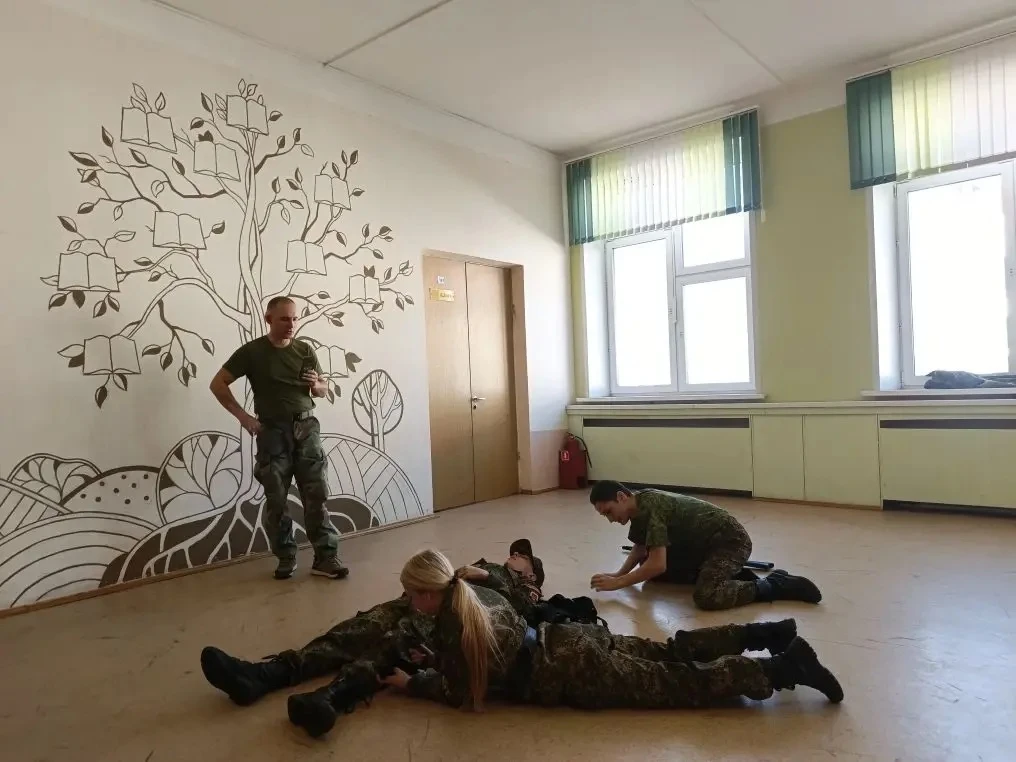 🏆 В нашей школе прошел отборочный этап военно-патриотической игры «Зарница 2.0».  «Зарница 2.0» — эт