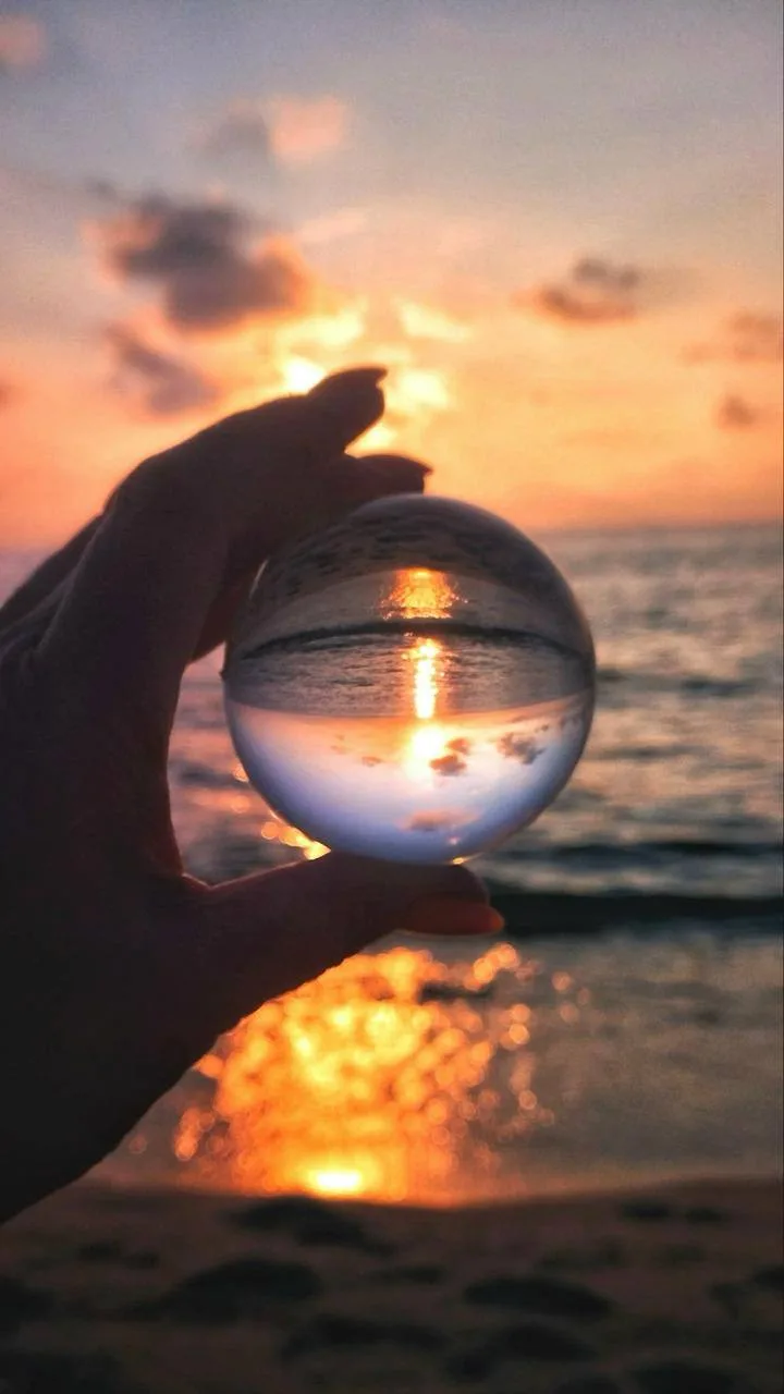 🌅Независимо от того, наблюдаете ли вы за закатом из окна или на пляже, каждый заход Со...