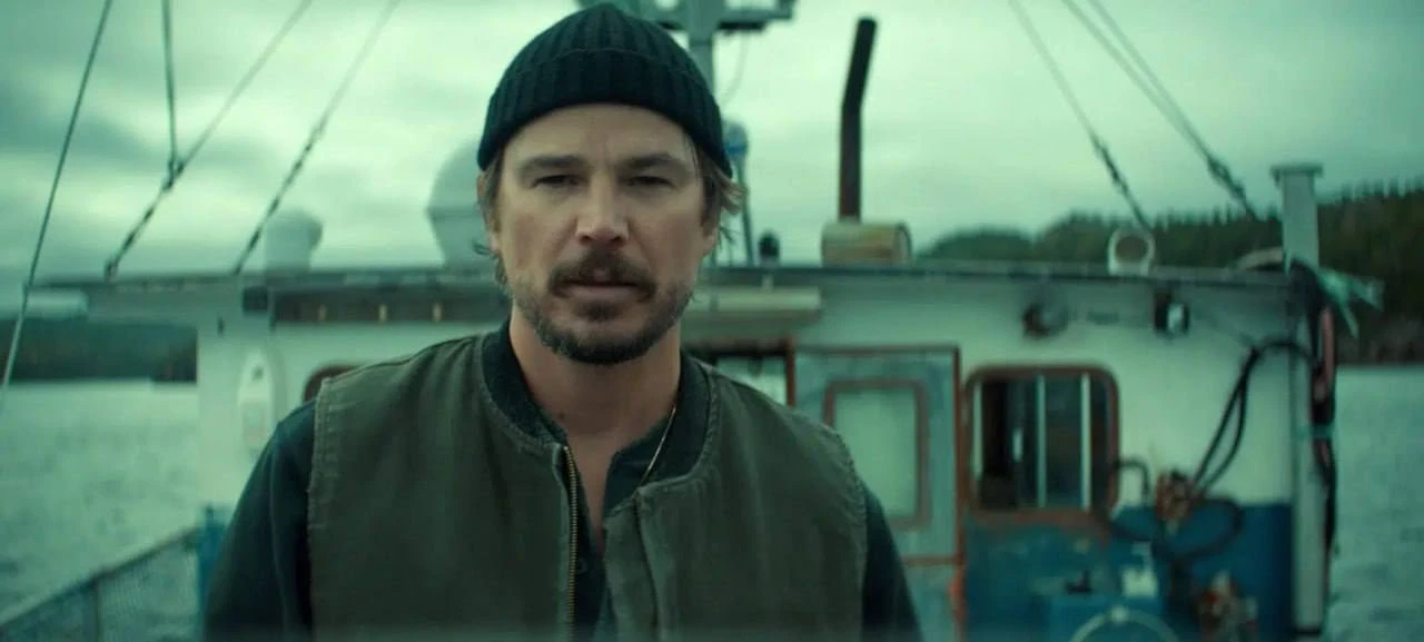 ⏺ Кадры из нового триллера «Below» от создателя «Академии Амбрелла»