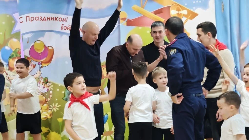 В нашем детском саду прошли настоящие соревнования самых сильных, самых ловких и быстры...