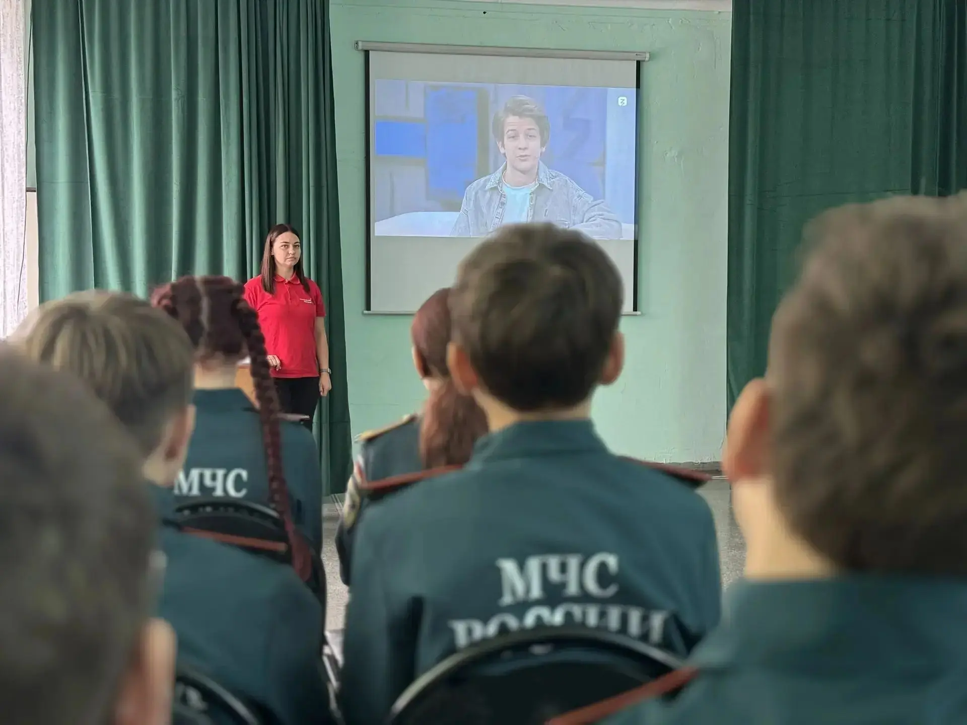 3 сентября — дата, которая навсегда останется в сердцах всех россиян. Сегодня в нашей ш...