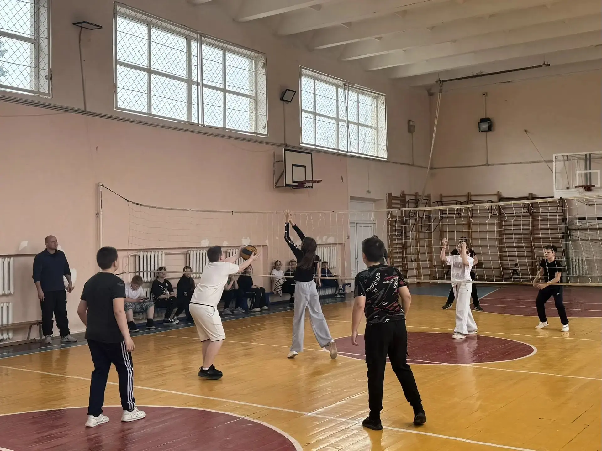 Матч дружбы по пионерболу!