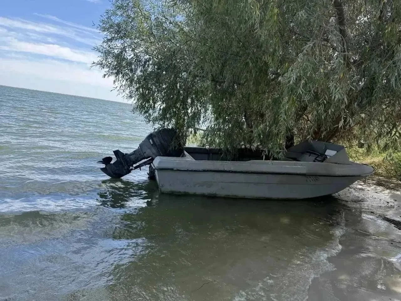 Браконьера на моторной лодке задержали с крупным уловом на Цимлянском водохранилище