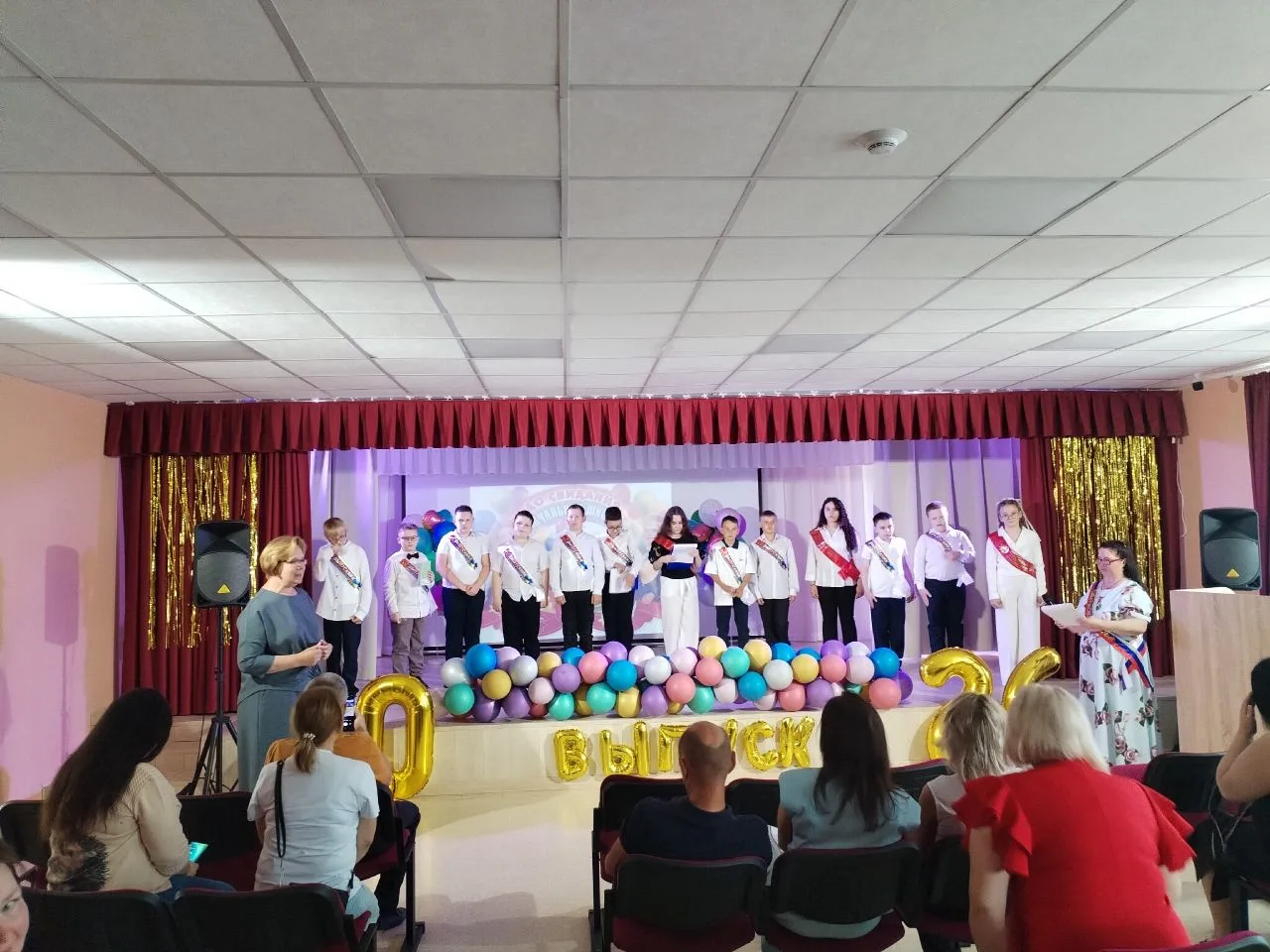 🎓🍃 Прощай, начальная школа! Добро пожаловать в большую жизнь! 🚀 
 
21 мая в нашей школе прошёл не