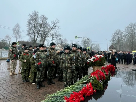 1 марта 2026 года, обучающиеся Центра «Патриот» приняли участие в торжественно-траурном ритуале возл