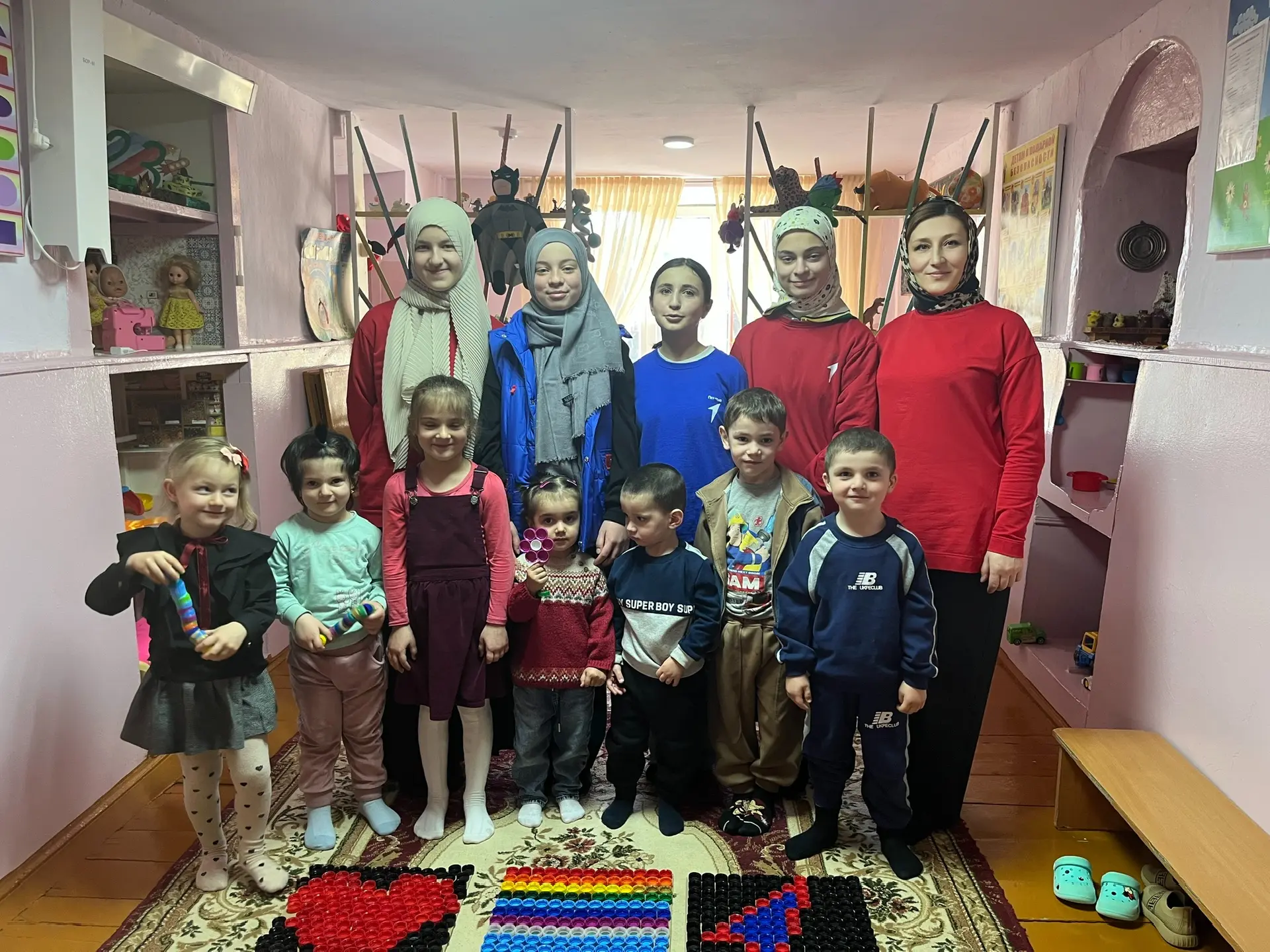 Всем привет из доброй мастерской Первых!
От крышечки до массажера: как мы подарили пластику вторую ж