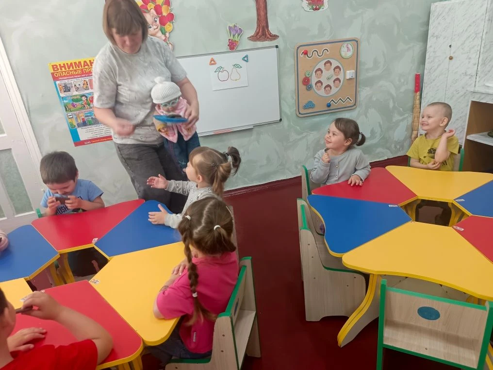 Итоговое занятие в игровой форме «В гости к бабушке» прошло в ясельной группе «Солнышко...