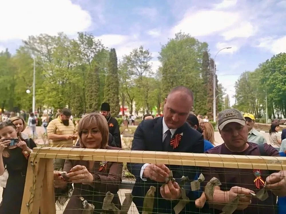 В Теплоколодезянском Доме культуры активно работает волонтерская группа «СВОИ Сети 31».