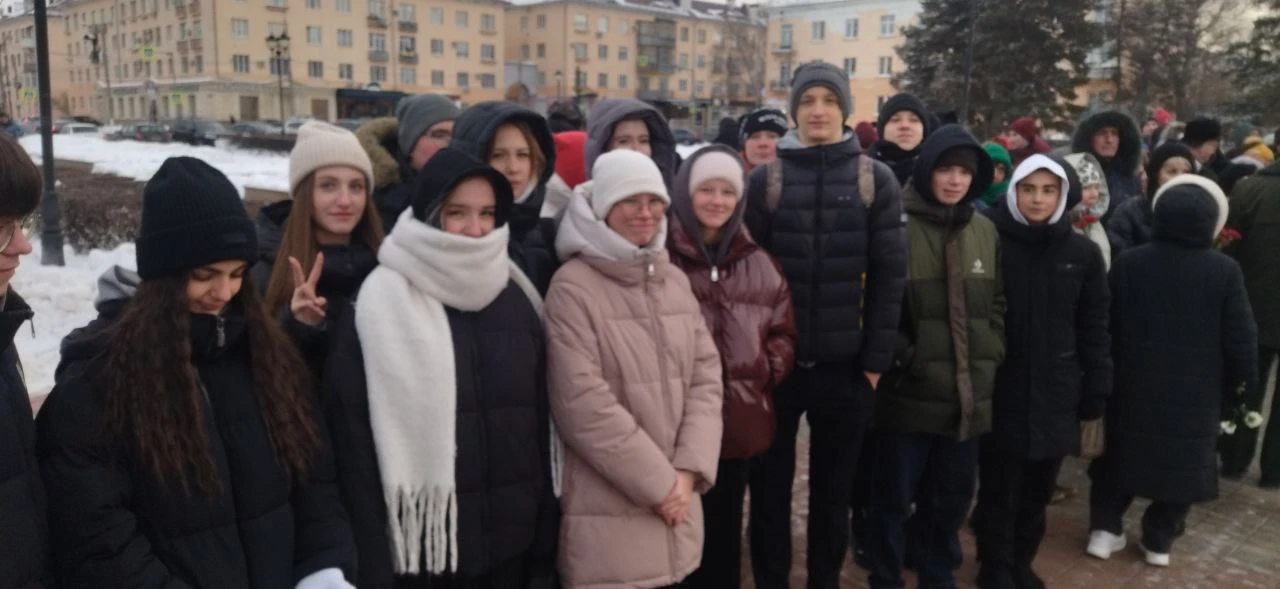 Учащиеся 9В класса нашего лицея сегодня приняли участие в городском памятном мероприятии, приуроченн