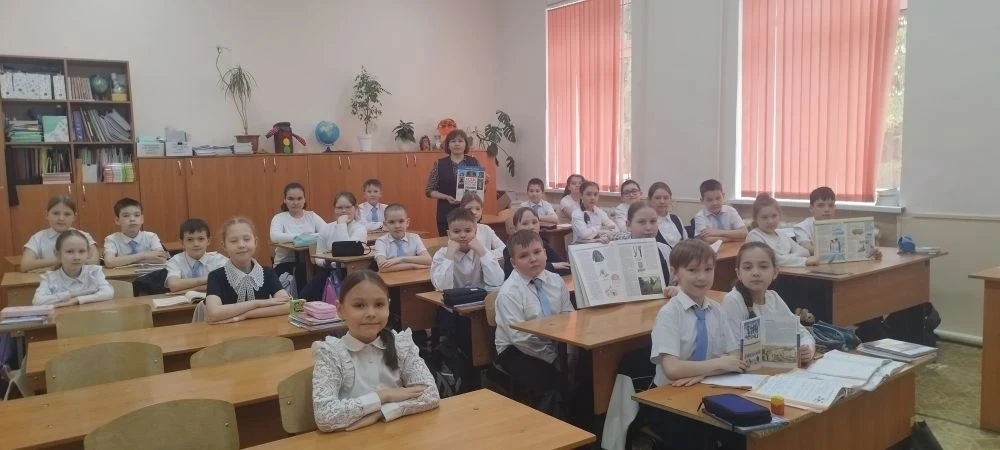 28 апреля сотрудники городской библиотеки №5 посетили школу №6 и провели для учащихся 3 класса этног