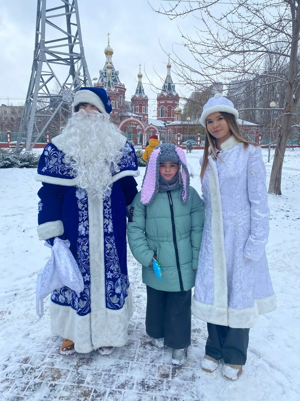 ❄️Тепло наших рук — жителям района! ❄️  🎄Предновогодняя суета — это время дарить добро и внимание те