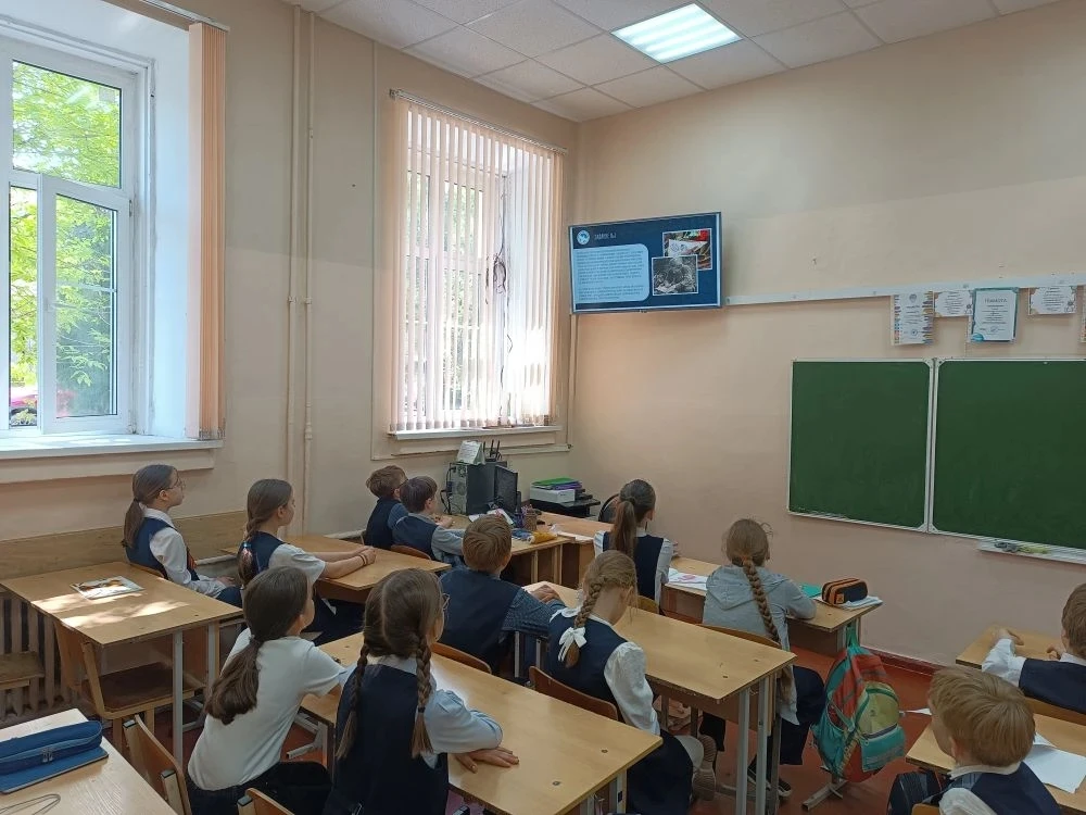 🕊️8 мая в лицее состоялся Всероссийский урок «День Победы» - важный разговор о главном празднике наш