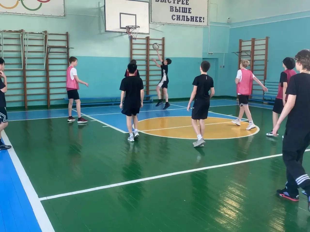 Спорт на каникулах💪   📆⛹️31 марта 2026 года были проведены игры по баскетболу среди учащихся 7 класс