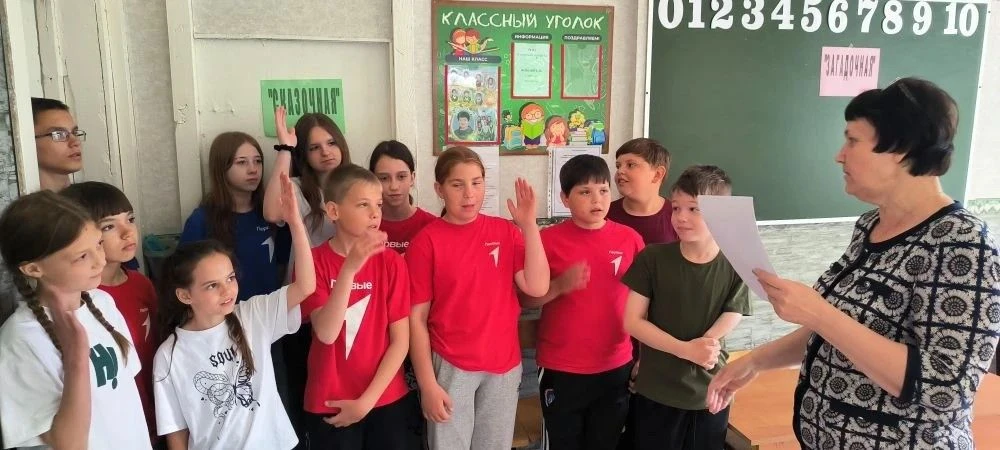 #НавигаторыДетства
⁣
🎨ВСЕРОССИЙСКАЯ АКЦИЯ «КРАСКИ ДЕТСТВА». 💥ФОРМАТ  № 1 – ИГРА ПО СТАНЦИЯМ
⁣
 📆С