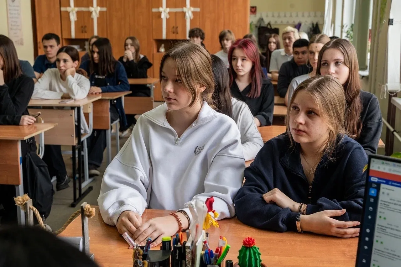 🇷🇺 Сила внутри. Как прошёл Урок мужества в нашей школе  Сегодня в нашей школе было по-настоящему вол