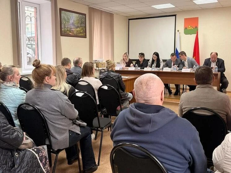 В Советском районе Брянска проверили готовность коммунальных служб к осенне-зимнему пер...