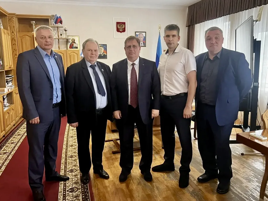 Сегодня в Луганске провёл рабочую встречу с ректором Луганского государственного универ...