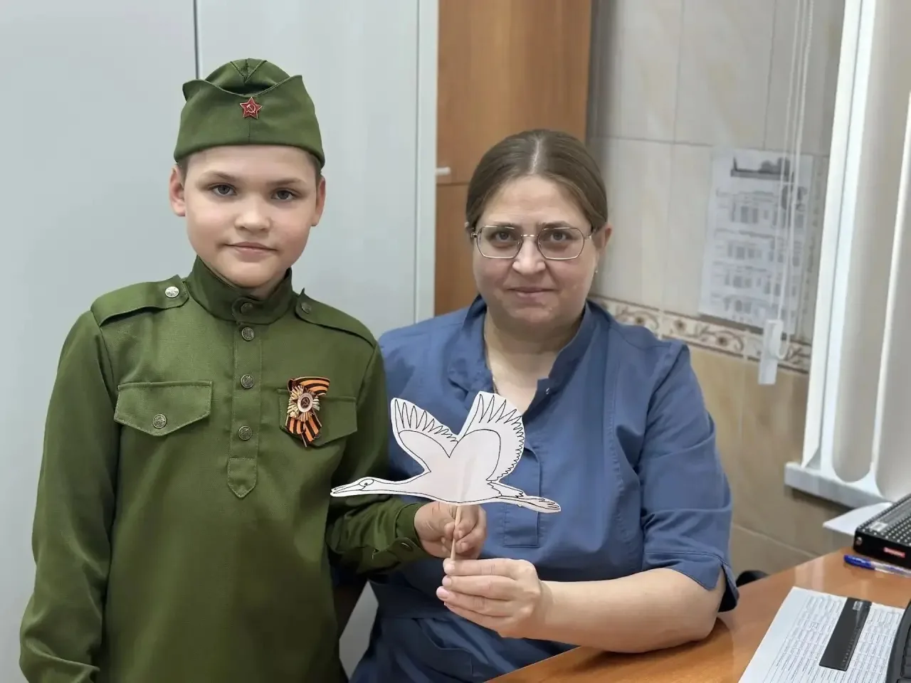 Обучающиеся МАОУ СОШ №32 города Тюмени приняли участие в патриотической акции «Журавли Победы», посв