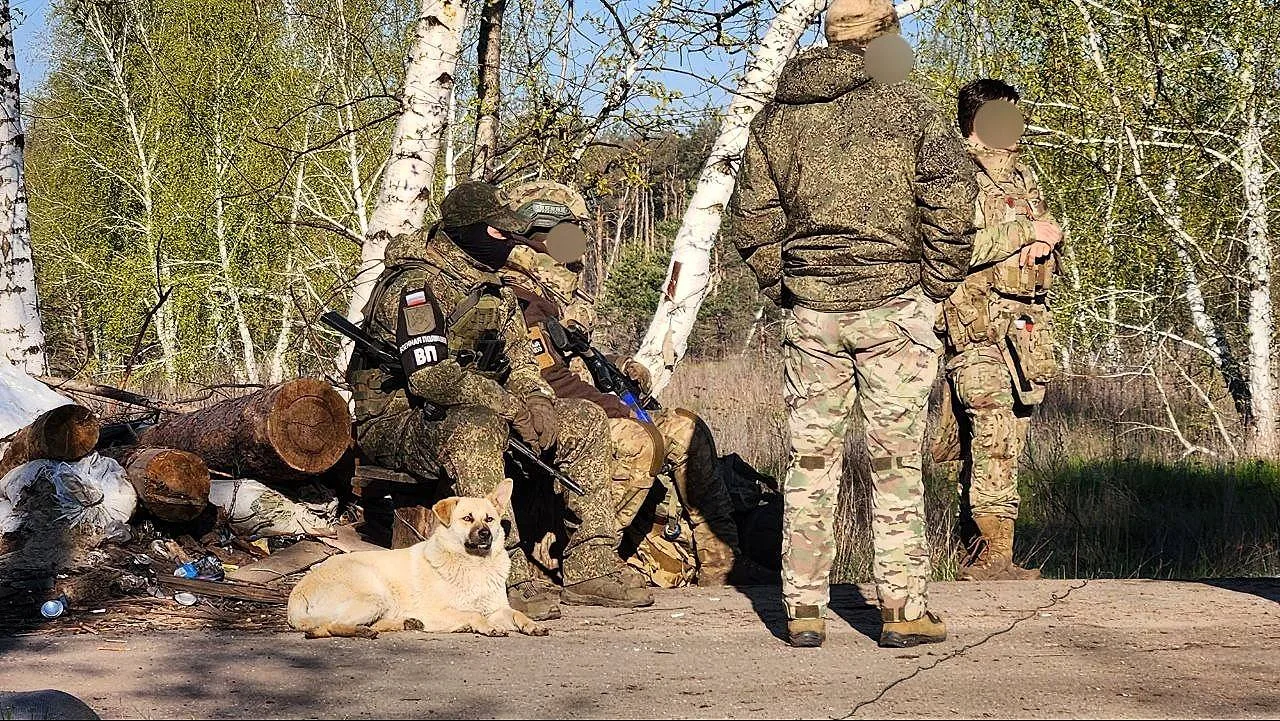 В ожидание машины.