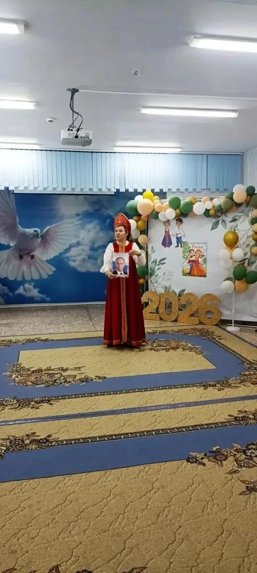 🇷🇺 «С днём рождения, Россия!»: как в детском саду № 493 отметили главный праздник страны

12 июня 