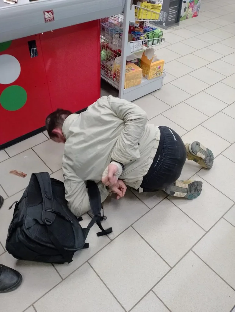Пьяный покупатель устроил дебош в «Шамсе» и получил двое суток ареста

Вечером 18 июля в супермаркет