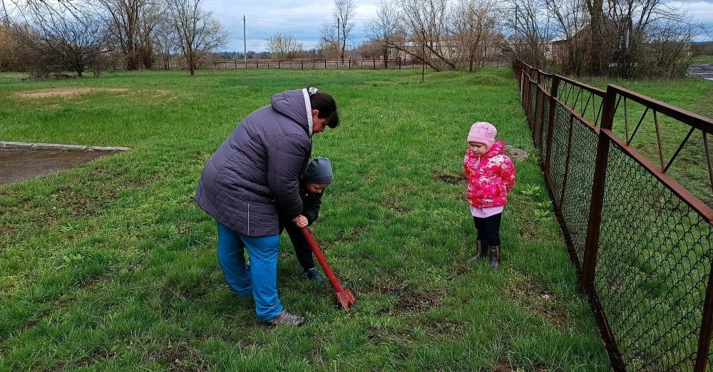 В рамках акции "Дон помнит" в нашем детском саду прошла акция «Посади дерево памяти», т...