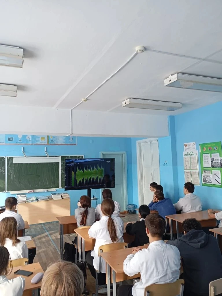 Сегодня  в филиале д. Преображеновка и базовой школе  для учащихся состоялся просмотр и...