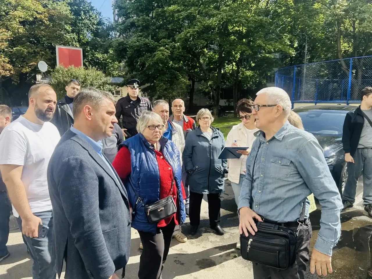 🗓️ Итоги субботнего обхода по Медынской улице под руководством главы управы Сергея Вол...