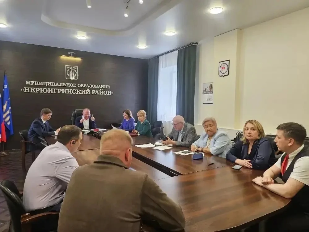В рамках подготовки к очередной сессии депутаты на профильной комиссии под председатель...