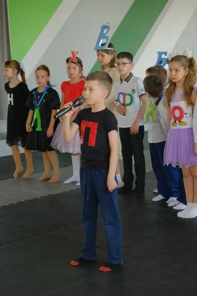 Прощание с Букварём: первый школьный рубеж 🎉16 мая 2025 года в жизни учеников 1 «А» класса состоялос