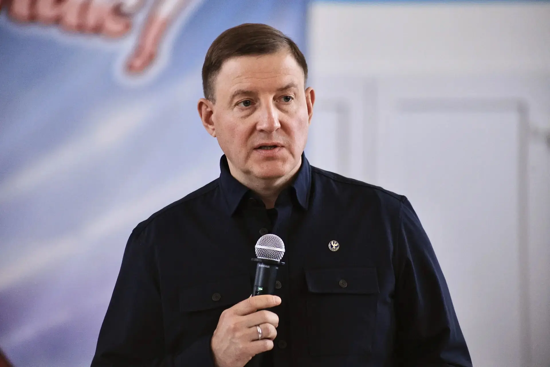 Андрей Турчак провёл встречу с жителями сёл Иогач и Артыбаш