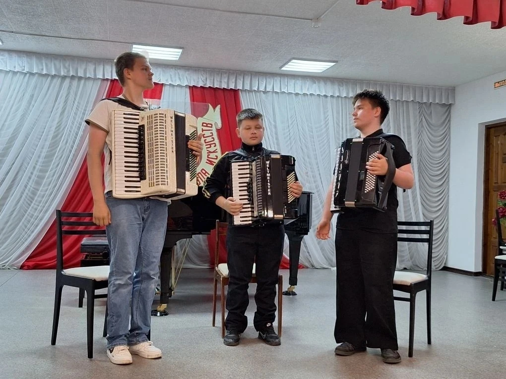 3 июня в классе Мактуповой В.Ф. прошёл традиционный классный час  "В добрый путь, выпускник! "
Викто
