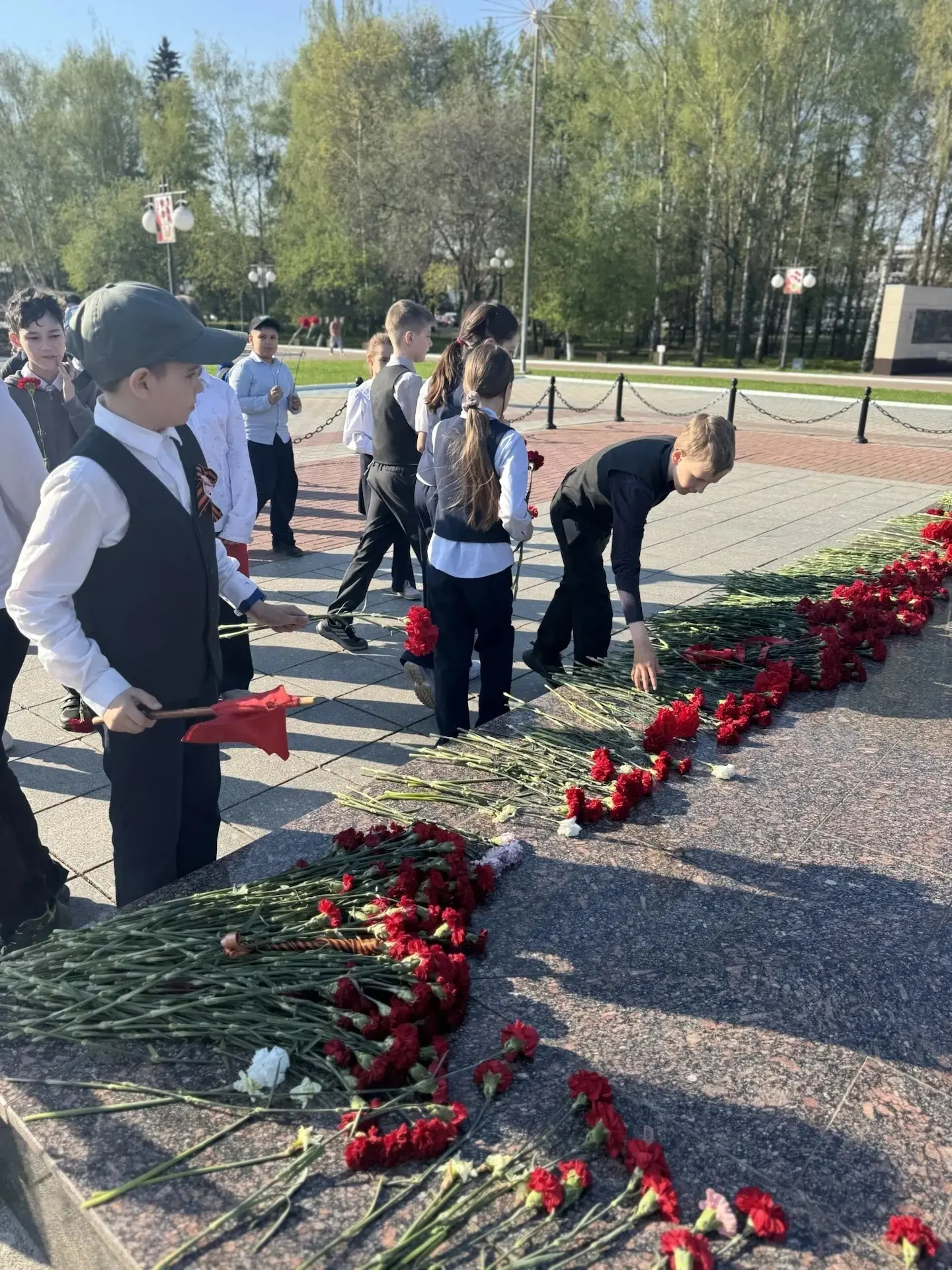 Акция «Красная гвоздика». 🌹  В преддверии Дня Победы по всей России проводятся торжественные меропри