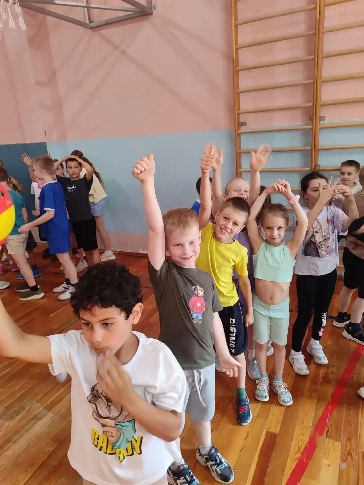🛳️Итоги Дня спорта в лагере «Бригантина»! 🏆

🏃‍♂️Вчера в пришкольном лагере прошла долгожданная с